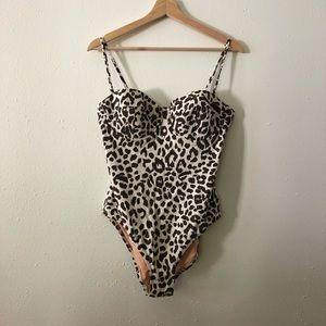 Jcrew suit w/ underwire, brand new (size 10).